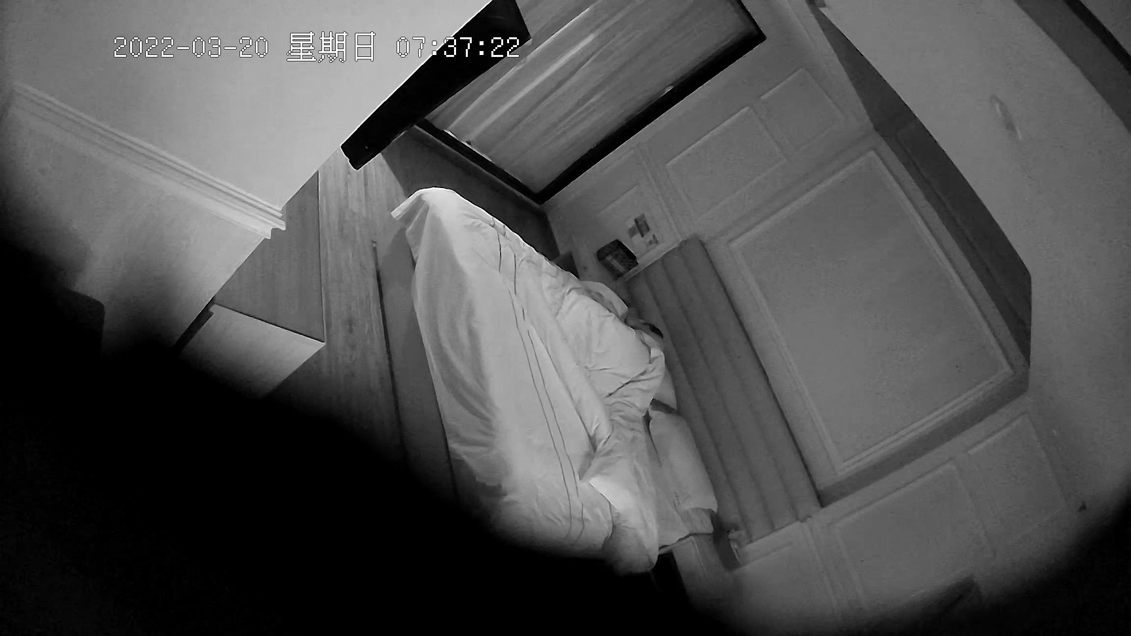 大学城附近新装入住率超高几对男女激情造爱巨乳眼镜学妹被干之前收了几张大红票4