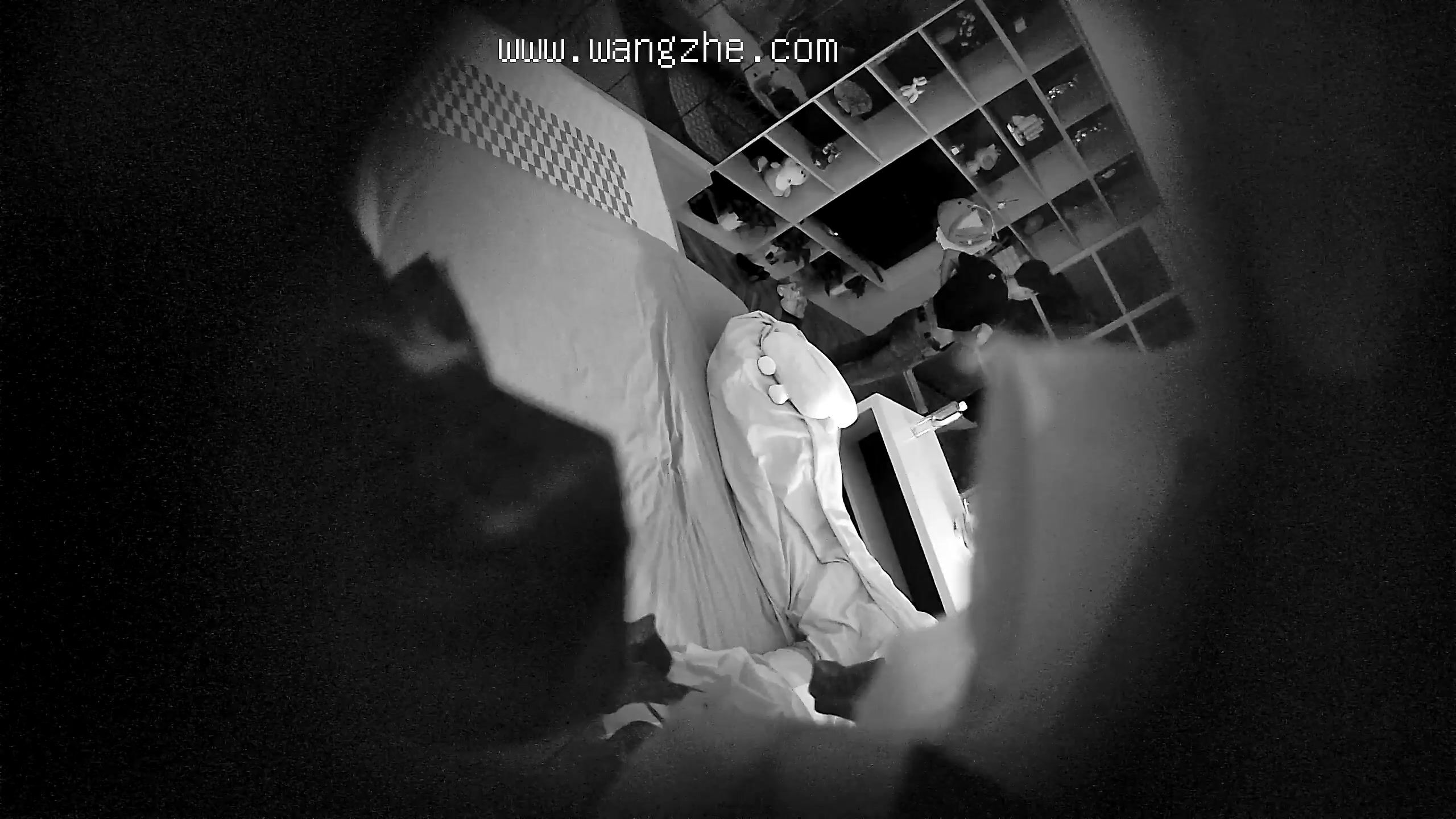 6-14流出酒店偷拍 颜值不错的红衣长裙小姐连续约炮两个嫖客